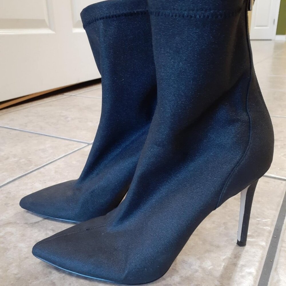 Gorgeous! Jewel Badgley Mischka Black Sparkly Booties 9.5 - Very Nice!